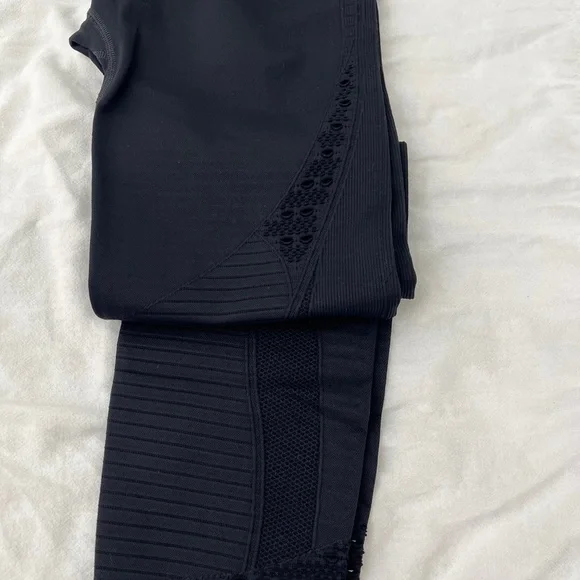 Gymshark Midnight Black Sports Bra and Leggings - Picture 5 of 8